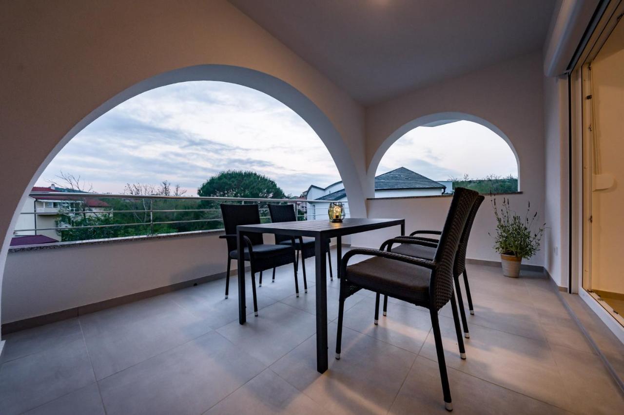 Apartmani Villa Zora Lopar Bagian luar foto