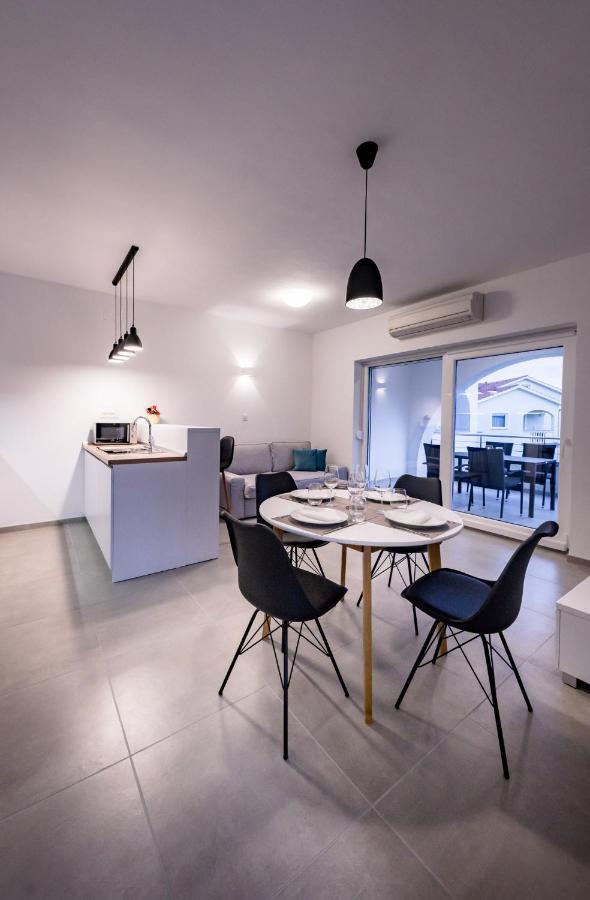 Apartmani Villa Zora Lopar Bagian luar foto