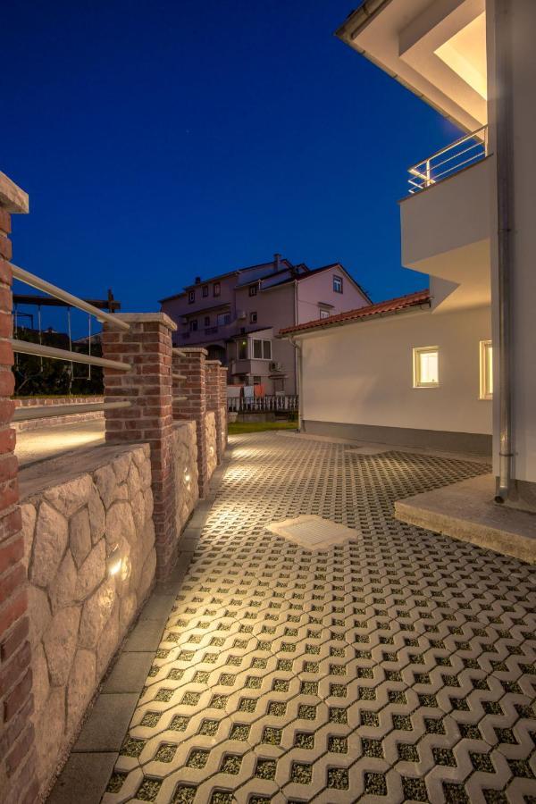 Apartmani Villa Zora Lopar Bagian luar foto
