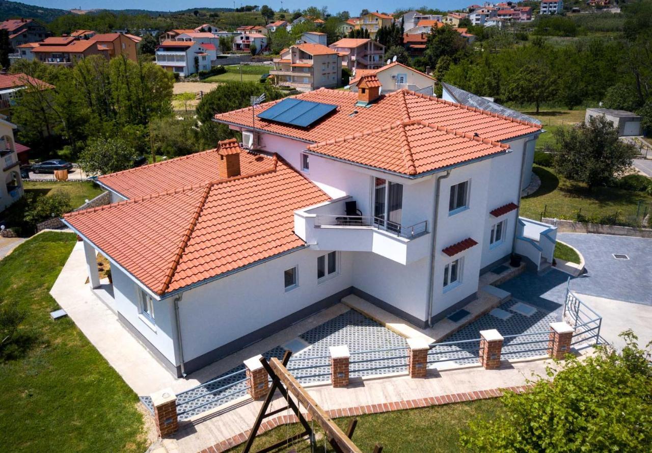 Apartmani Villa Zora Lopar Bagian luar foto